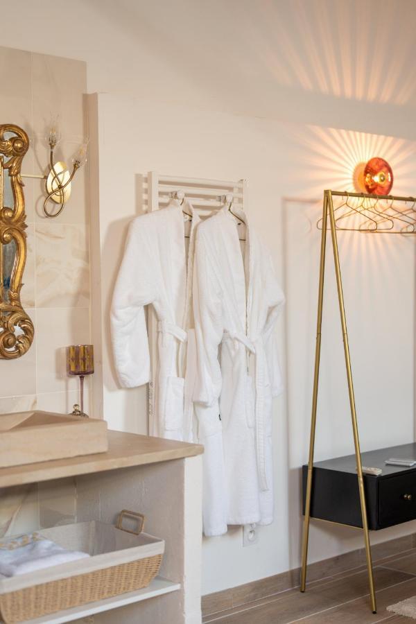 L'Avant Scene Meuble 5 Etoiles Parking Gratuit Jacuzzi Avignon Exterior foto