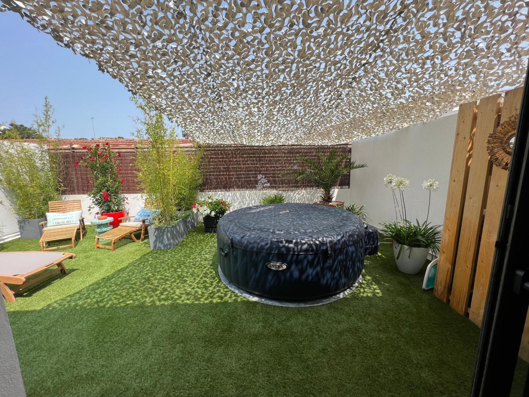 L'Avant Scene Meuble 5 Etoiles Parking Gratuit Jacuzzi Avignon Exterior foto